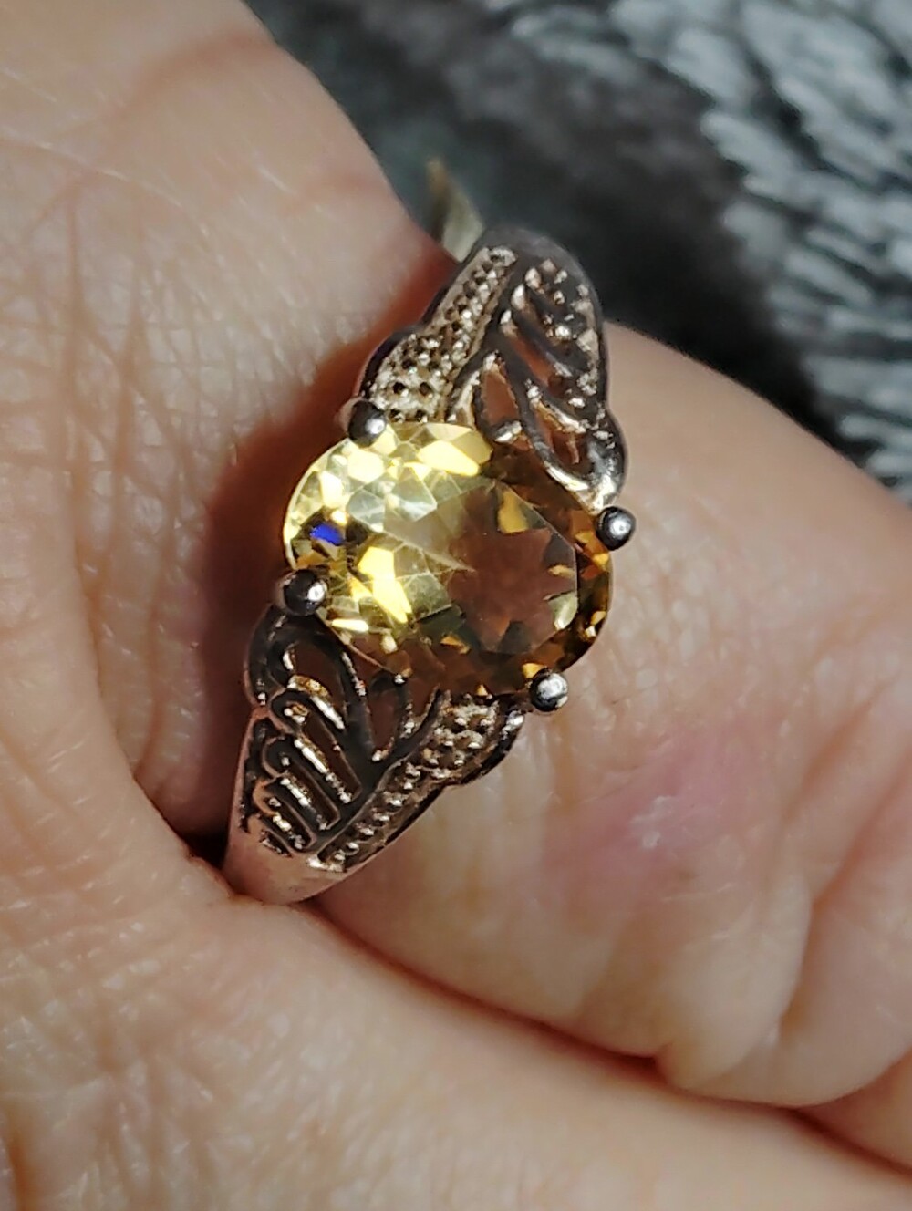 FOR THE LADIES: BRAZILIAN CITRINE  AND WHITE TOPAZ. STERLING RING. SIZE -8